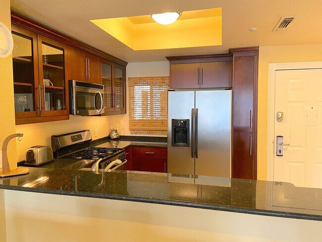 Building Photo - Discover Your New Home! Spacious 1-Bedroom Condo Near the Las Vegas Strip