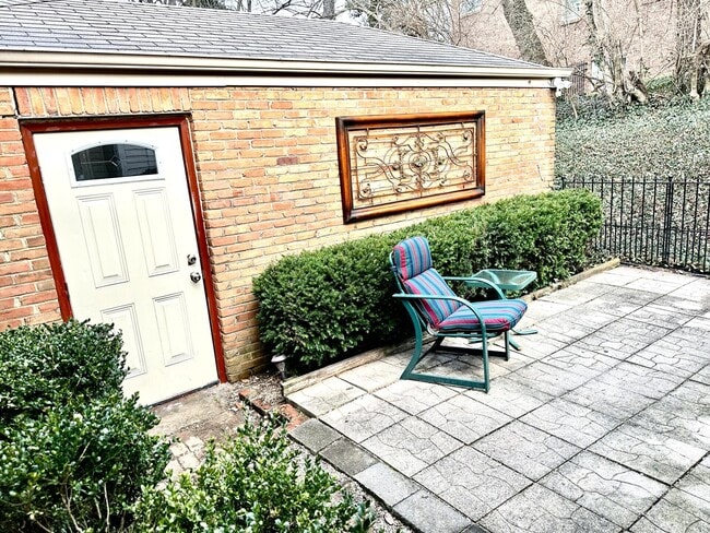 Building Photo - 2948a Candlelight Way