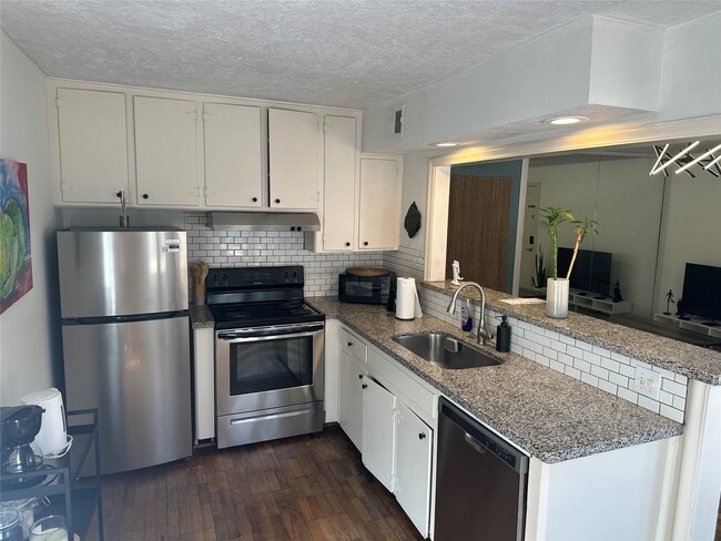 Building Photo - 5238 Arboles Dr