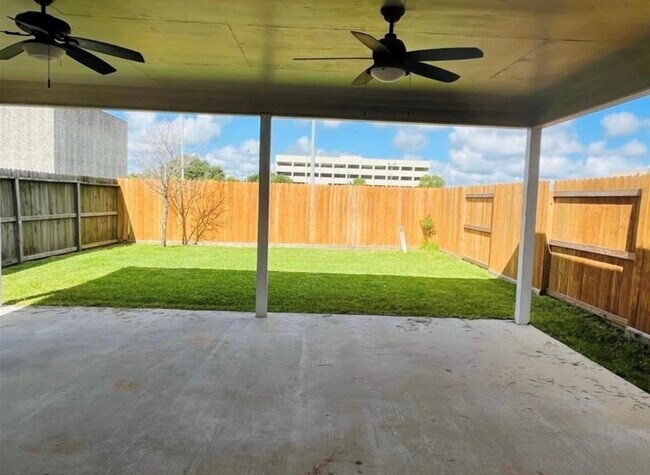 Building Photo - 10510 Linsley Lane