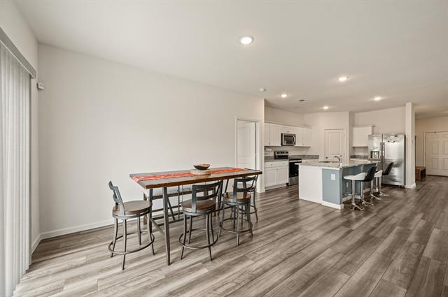 Building Photo - 4724 Swan Nck Dr