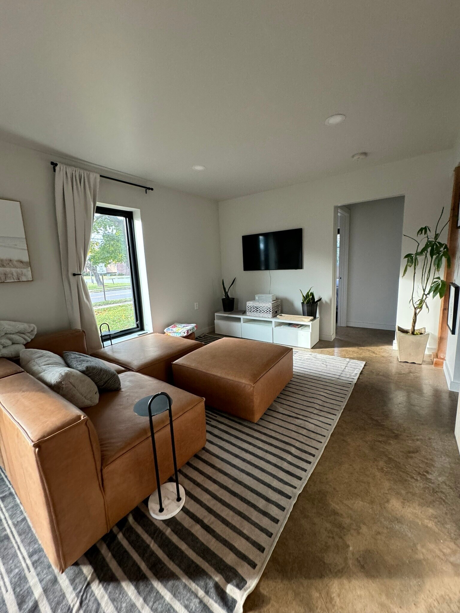 Building Photo - 50 Patchen Rd