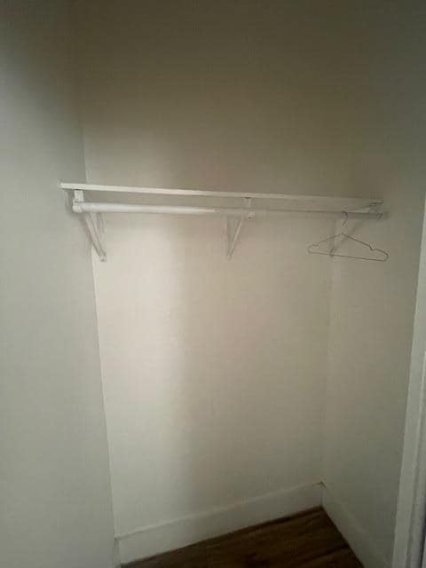 Building Photo - 1105 E 6th St