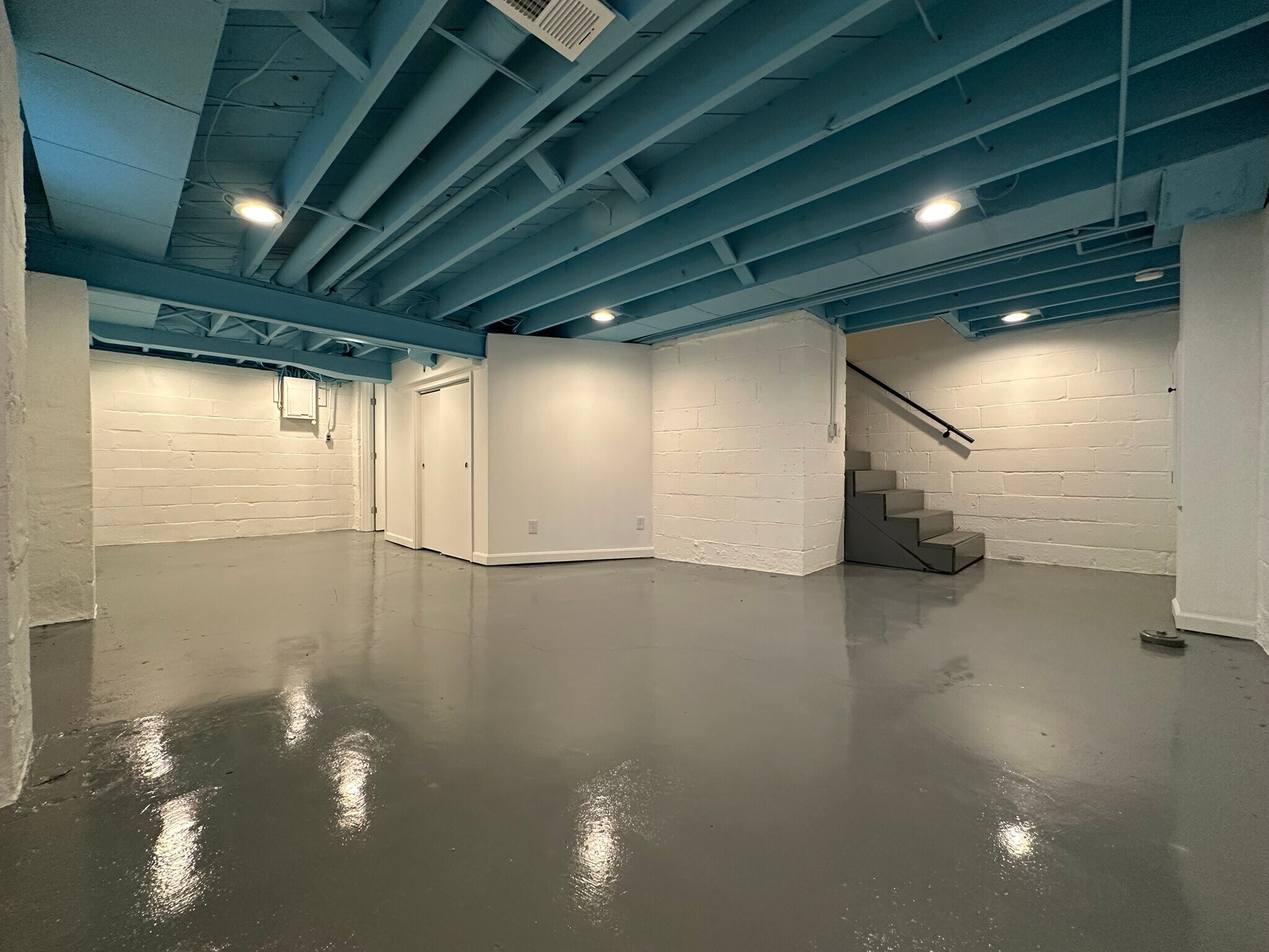 Building Photo - 111 W 73rd St