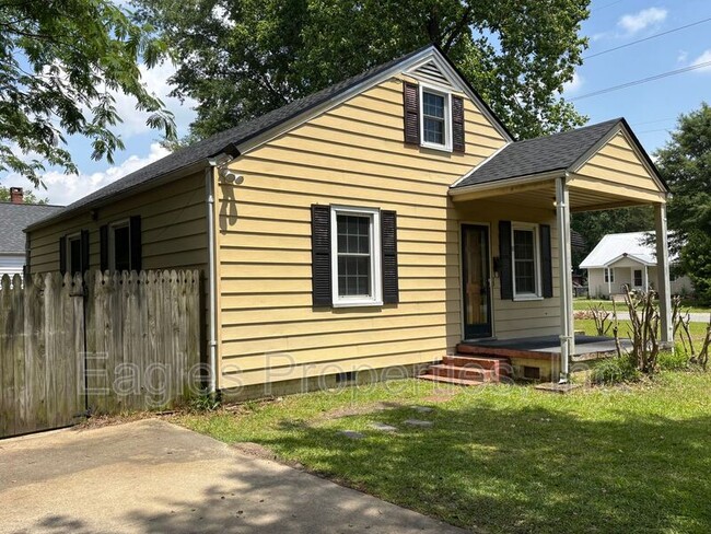 Building Photo - 615 S Andrews Ave