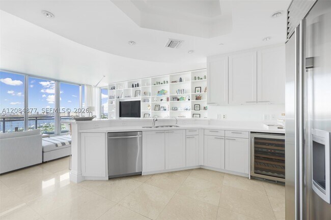 Building Photo - 10295 Collins Ave