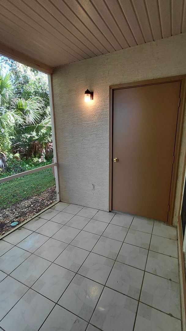 Building Photo - Spacious 2 Bedroom 2 Bath Condo in Townes of Southgate