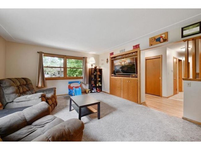 Building Photo - Beautiful Ranch Style 3BR 2BA Home in Milaca