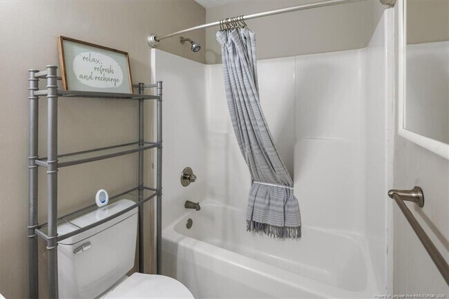 Building Photo - 421 Cityview Ln