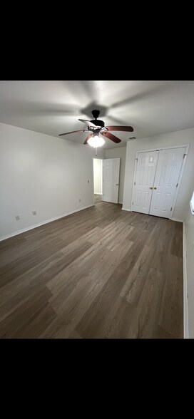 Building Photo - 150B Bay Shore Dr