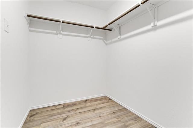 Building Photo - 405 Laurenbrooke Dr