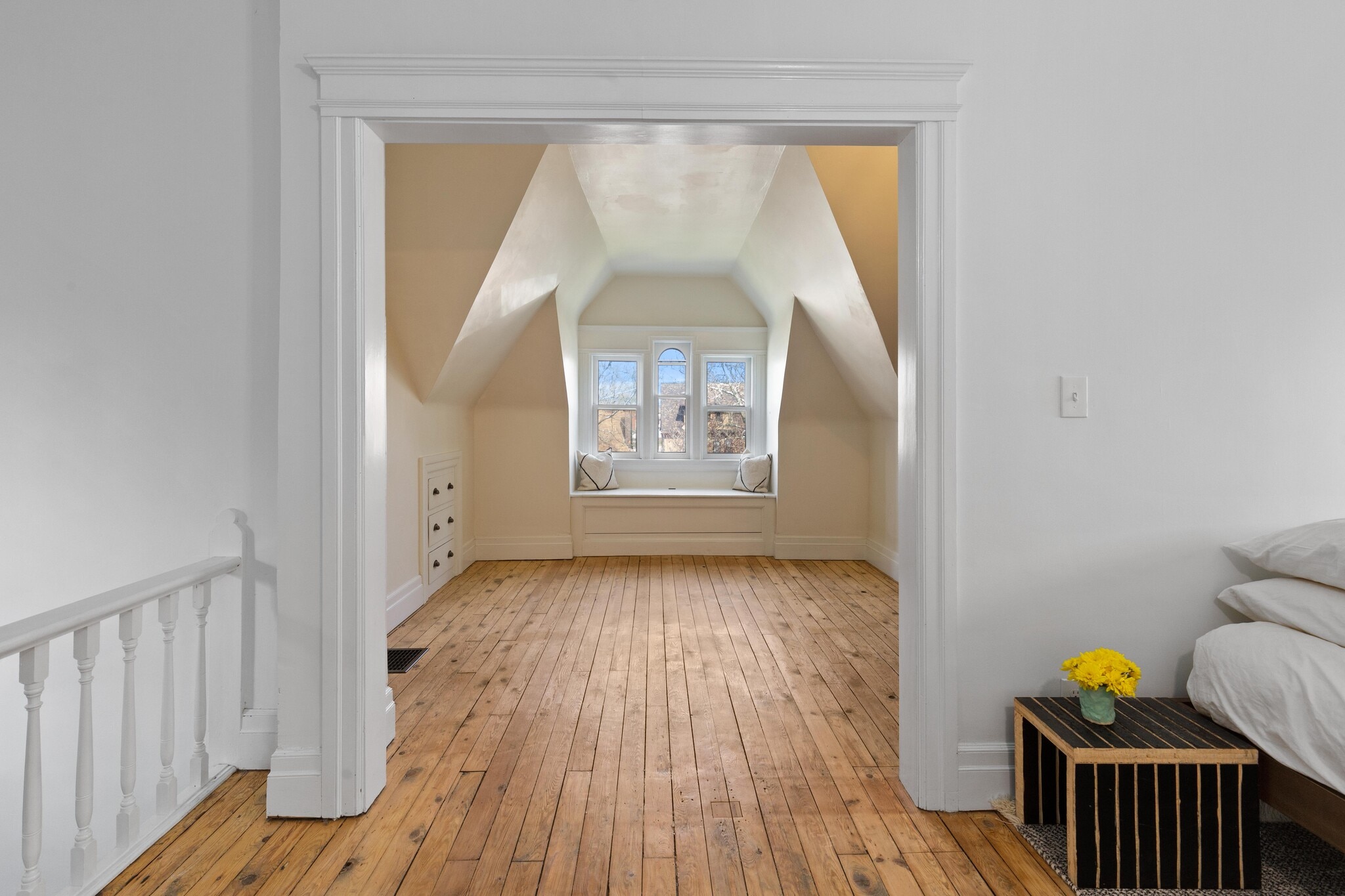 Building Photo - 1531 Vinewood St