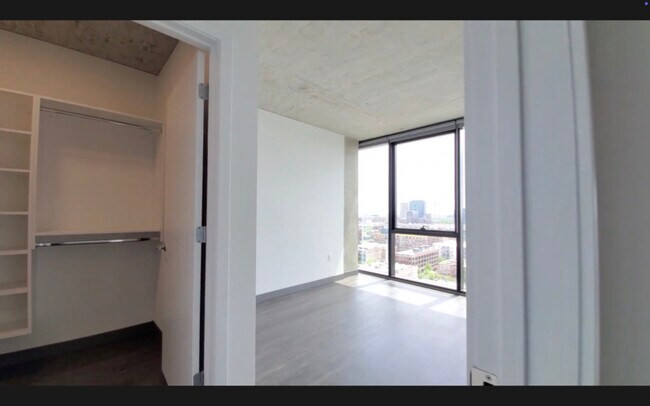 Building Photo - 1301 W Lake St