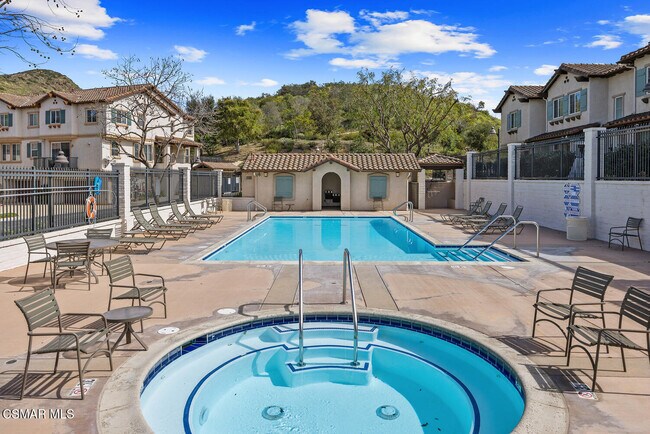 Building Photo - 88 Via Katrina