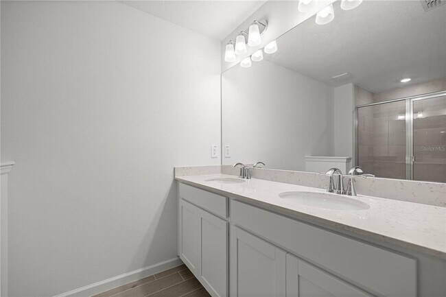 Building Photo - 3594 SE 37th Ct