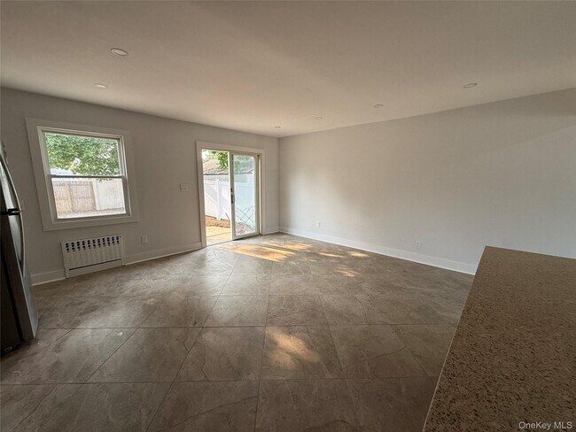 Building Photo - 9 Stanford Ln
