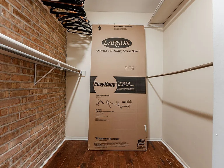 Building Photo - 713 W Diversey Pkwy