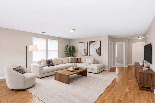 Building Photo - Fabulous home with FENCED YARD