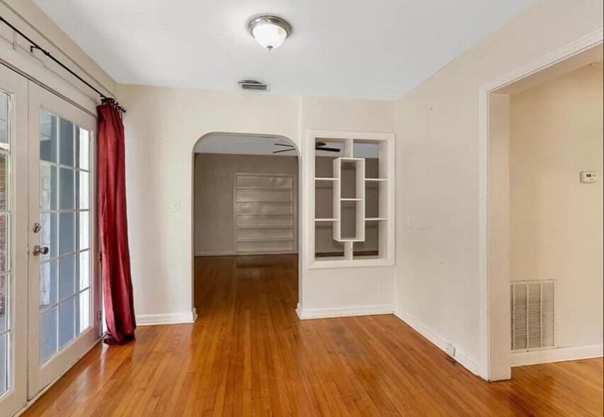 Building Photo - 2353 Spring Park Rd