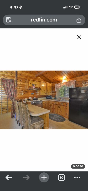 Building Photo - 527 Valley Dr