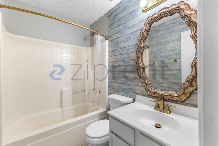 Building Photo - 922 Treasure Pl SW