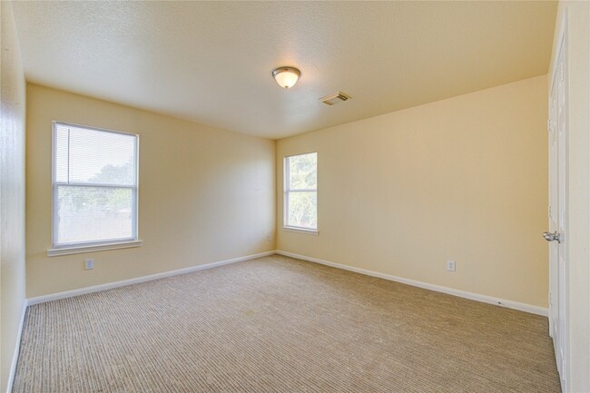 Building Photo - 6422 Mildenhall Ct