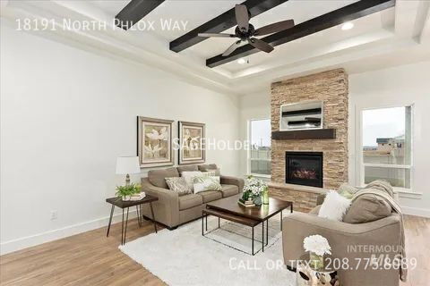 Building Photo - 18191 N Phlox Way