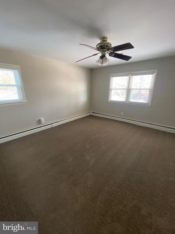 Building Photo - 1104 Dunvegan Rd