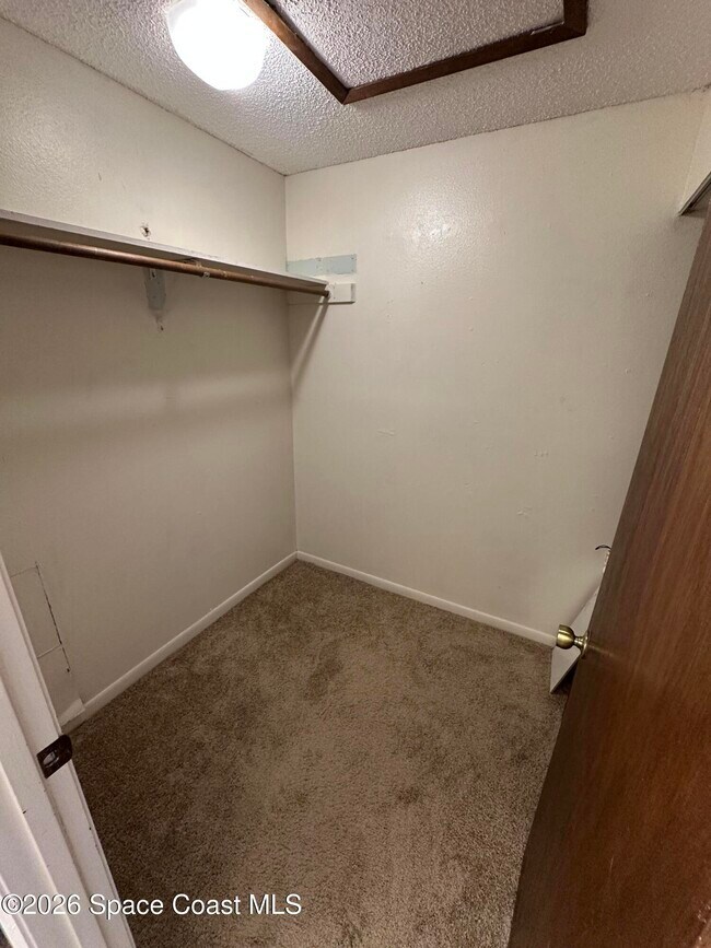 Building Photo - 100 Canebreakers Dr