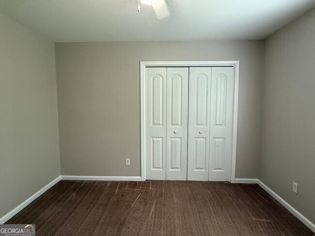 Building Photo - 122 Brooklet Cir