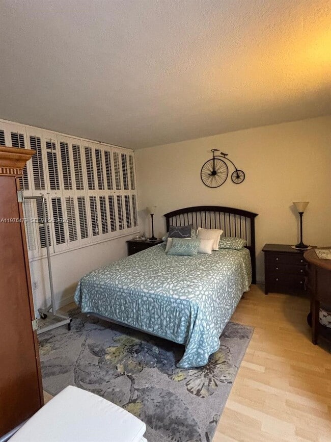 Building Photo - 18081 Biscayne Blvd