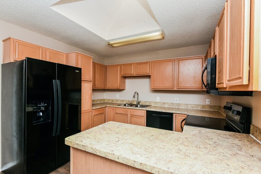 Building Photo - 10408 Morning Dew St