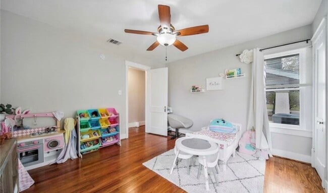 Building Photo - 4614 Park Dr