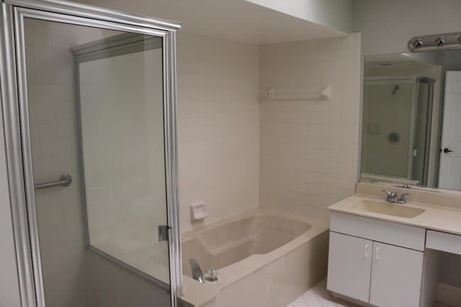 Building Photo - 2668 La Lique Cir