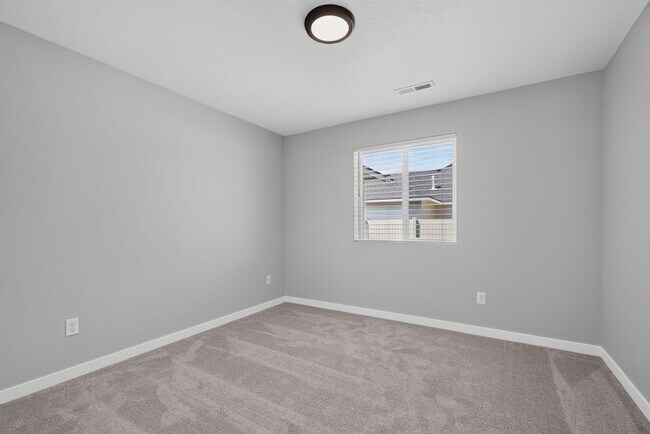 Building Photo - Brand New 4bd/2ba Single Level Nampa Home w/3-Car Garage