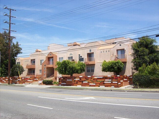 Primary Photo - 5060 Kester Ave