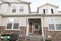 Building Photo - Northeast Pet Friendly Townhome!