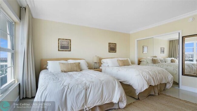 Building Photo - 3750 Galt Ocean Dr