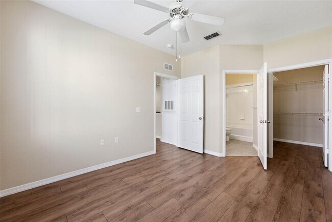 Building Photo - 8103 Lillies Way