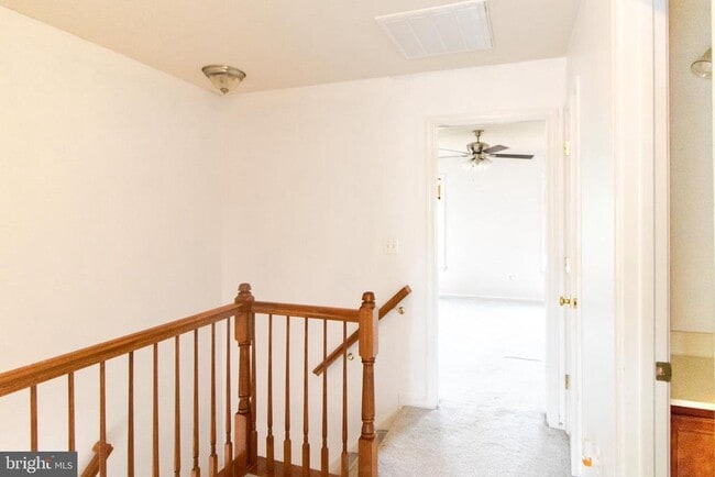 Building Photo - 104 Stingray Ct