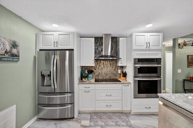 Building Photo - 6180 30th Ct S