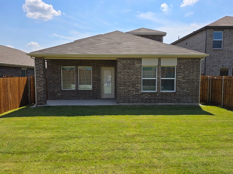 Building Photo - 1606 Potomac Ln