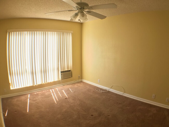 Building Photo - 271NKH