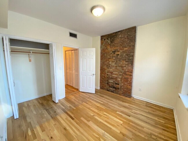 Building Photo - 276 1st St