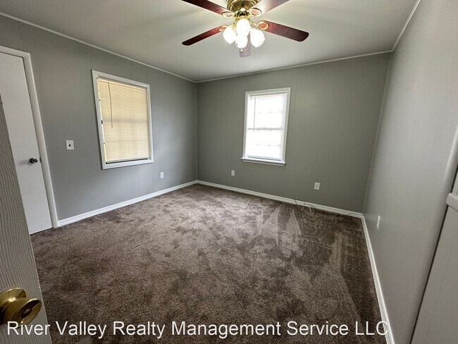 Building Photo - 4 br, 2 bath House - 1224 E Aspen Lane