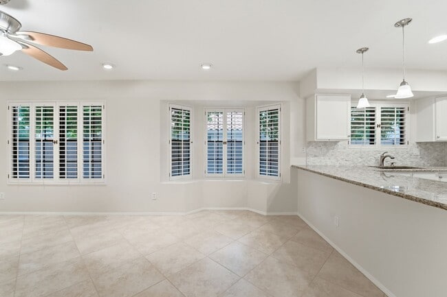 Building Photo - Beautiful 3 Bed/ 2.5 Bath Scottsdale Home I Near Kierland - Prime Location