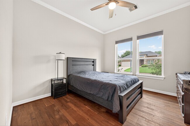 Building Photo - 32607 Wingfoot Cir