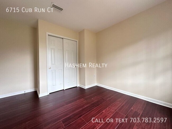 Building Photo - 6715 Cub Run Ct