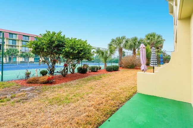 Building Photo - Charming Beachside 1-Bedroom Condo – Available Now