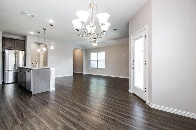 Building Photo - 6265 Thunderwing Dr